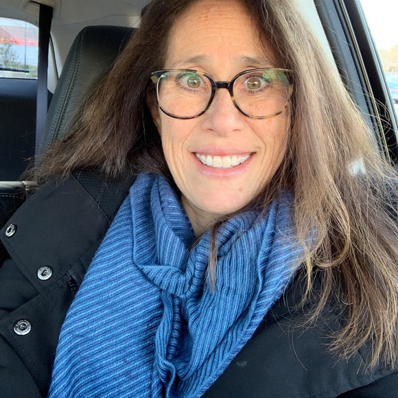 Meet your Posher, Lynne - Picture 1 of 1